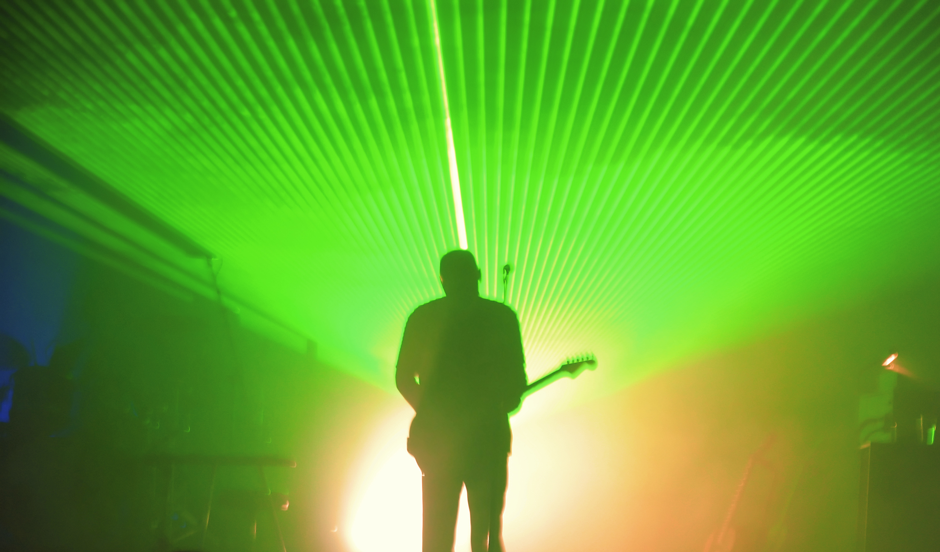 画像：音源製作は短期間で済ませて、ライブ活動に専念